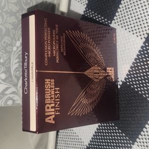 Charlotte Tilbury Airbrush Flawless Finish